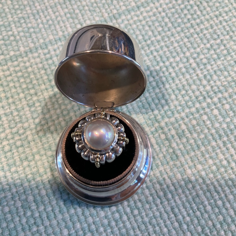Beautiful and rare,Lagos vintage caviar pearl ring
